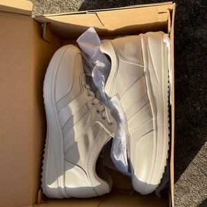 Easy spirit tennis shoes